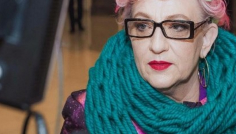 Киевская пенсионерка с розовыми волосами стала хип-хопером. Видео