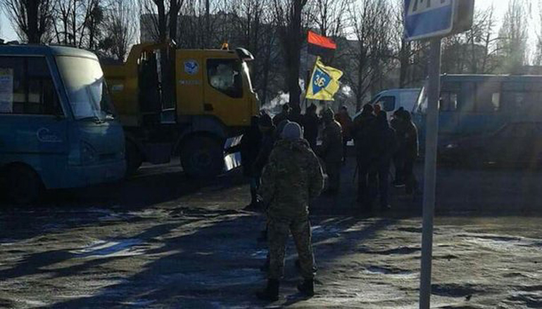 Тарифный бунт: под Киевом люди блокировали дороги. Фото