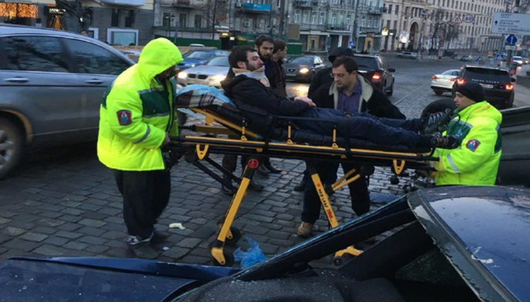 Масштабное ДТП в Киеве: пострадали три человека. Фото