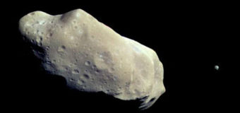 Огромный астероид чуть не врезался в Землю