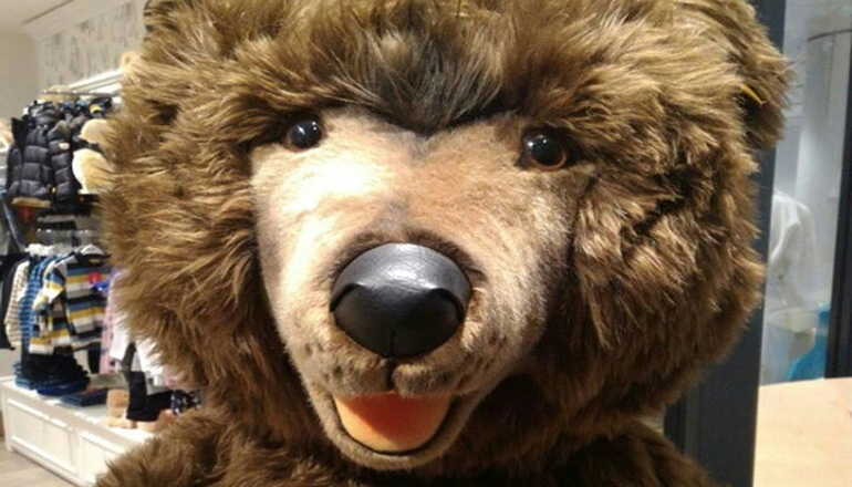 Фотофакт: В киевском ЦУМе заметили медведя по космической цене