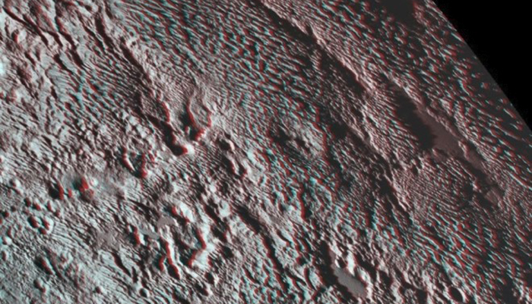 Ученые обнаружили башню на Плутоне