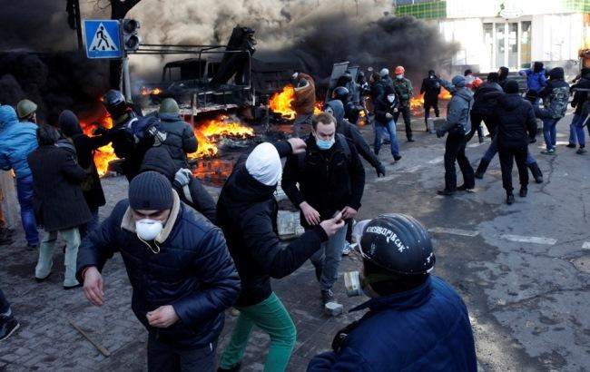 Остановитесь и подумайте: волонтер призывает народ не устраивать новый Майдан