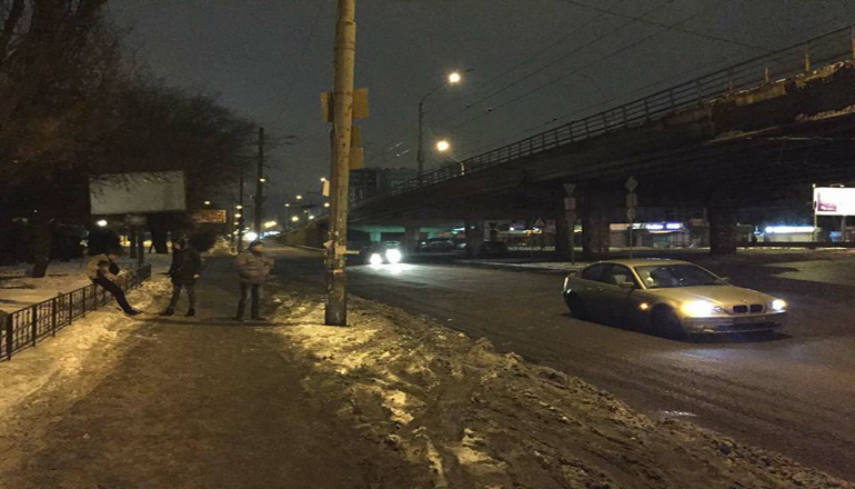 В Киеве таксист ограбил пассажира и выбросил его из авто. Фото