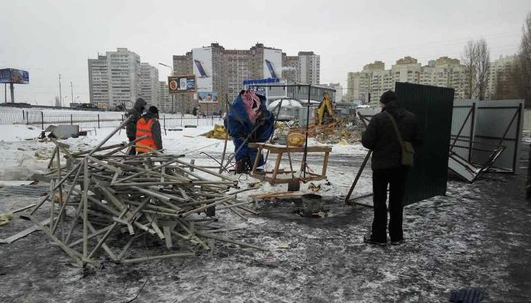 Фотофакт: В Киеве снесли рынок