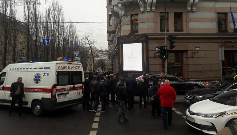 В Киеве на глазах у прохожих убили экс-депутата Госдумы Вороненкова. Фото