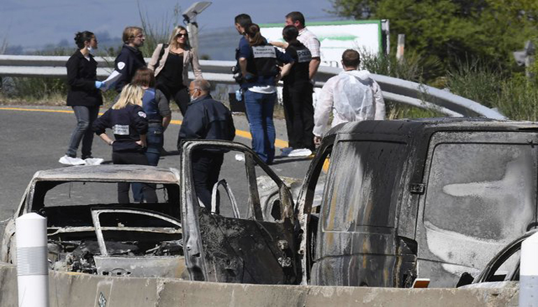 Во Франции грабители напали на фургон с золотом. Фото
