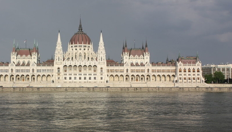 На Дунае в Венгрии столкнулись два украинских судна