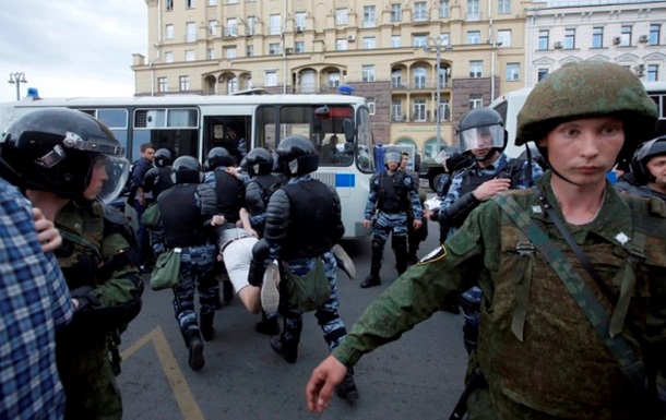 В России задержали более тысячи участников протеста. Видео