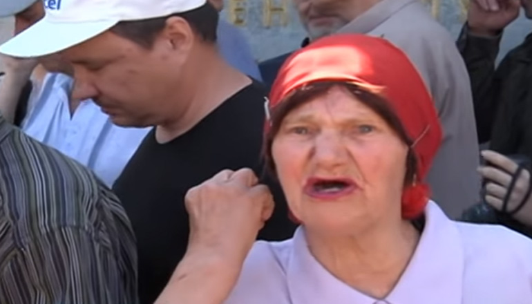 Первый в Украине штраф за георгиевскую ленту заплатит женщина из Днепра. Видео