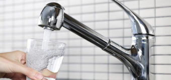 Употребляя воду из крана как питьевую, украинцы рискуют здоровьем