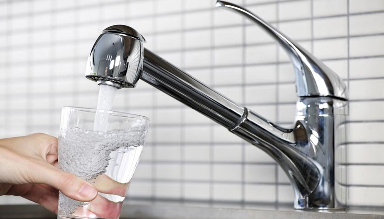 Употребляя воду из крана как питьевую, украинцы рискуют здоровьем