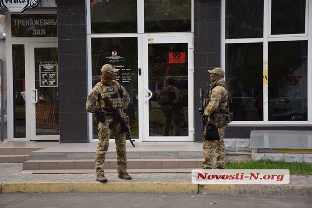 СМИ: В Николаеве начались массовые обыски. Фото