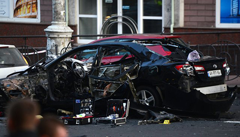 Взрыв авто в Киеве: пострадавшей модели могут ампутировать конечность. Фото