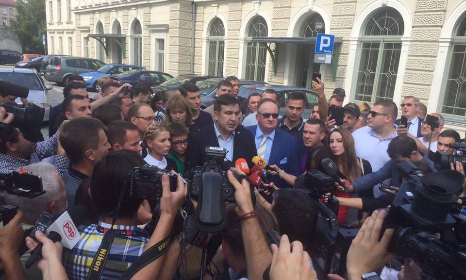 Саакашвили пытается прорваться в Украину через Перемышль. Онлайн-трансляция