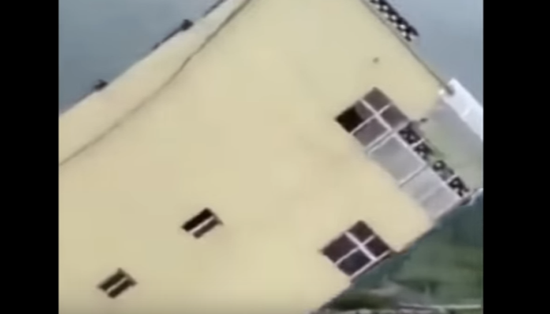 Ураган «Ирма» сносит многоэтажные дома. Видео