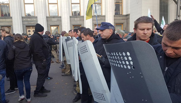 В Киеве произошли столкновения протестующих и правоохранителей