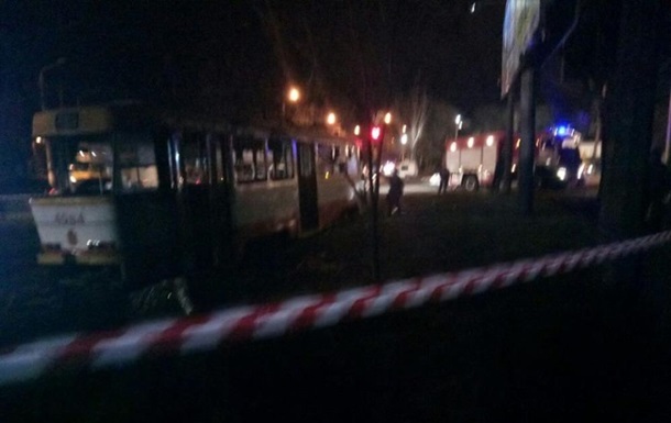 В Одессе загорелся трамвай с людьми. Видео