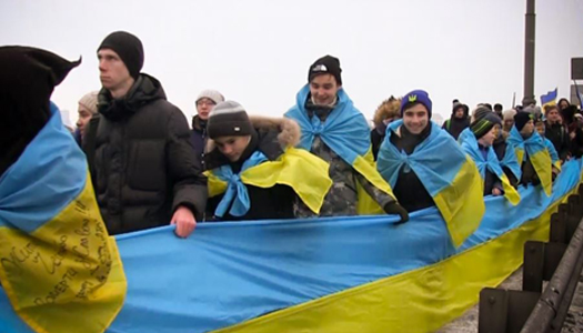 В Киеве крымчане присоединились к акции «Живая цепь единства»