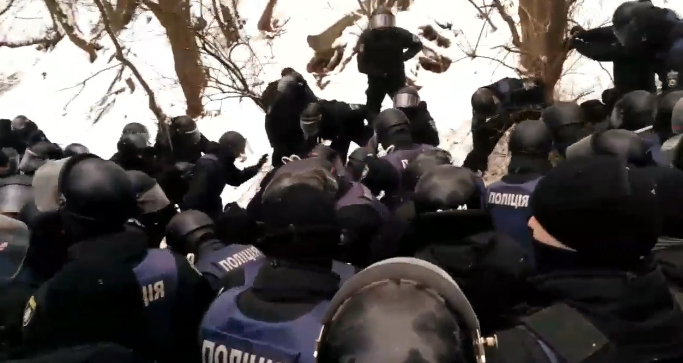 Беспорядки в Киеве: прошли массовые столкновения с полицией