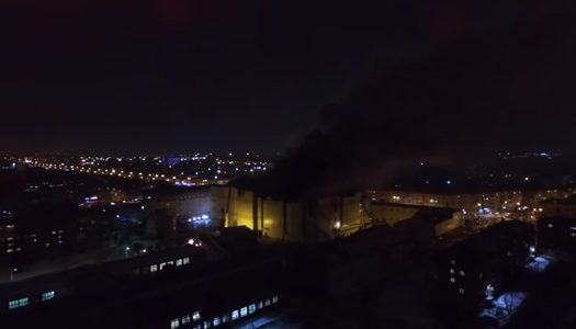 При пожаре в торговом центре в Кемерово погибло более 50 человек. Видео