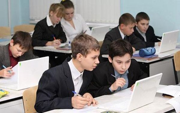 Украинские школьники будут получать стипендию