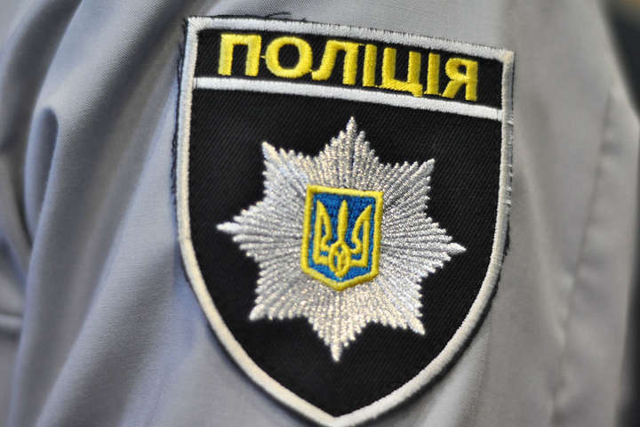 В Харькове уволили полицейских, которые избивали человека на вокзале