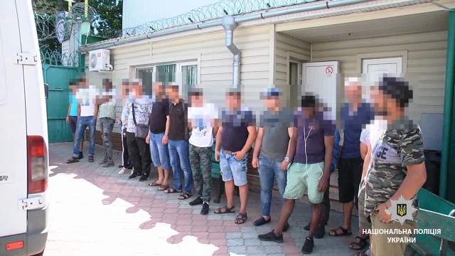 Нелегалы массово едут на заработки в Одессу