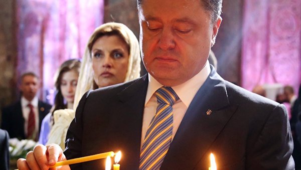 Порошенко призвал украинцев к совместной молитве за автокефалию 14 октября