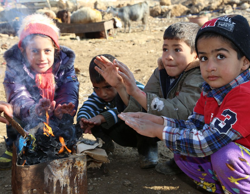 В Сирии в лагере для беженцев замерзают и погибают дети