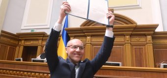 Парубій підписав закон про українську мову