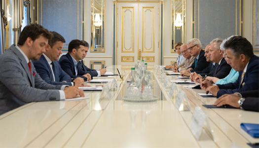 Владимир Зеленский встретился с представителями Ялтинской европейской стратегии