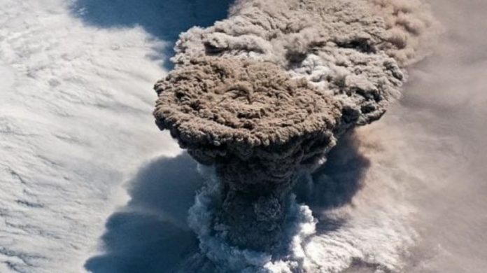 Астронавти зробили відео найпотужнішого виверження вулкана. Відео