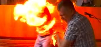 У Житомирській області підприємець підпалив себе у міськраді. Відео