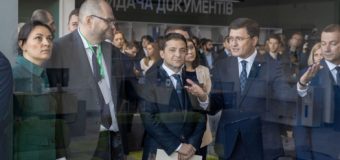 Зеленский побывал на открытии социального офиса «Мультицентр» в Мариуполе