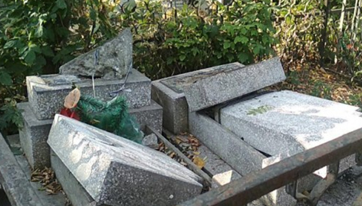Вандалы разбушевались на кладбище в Одессе
