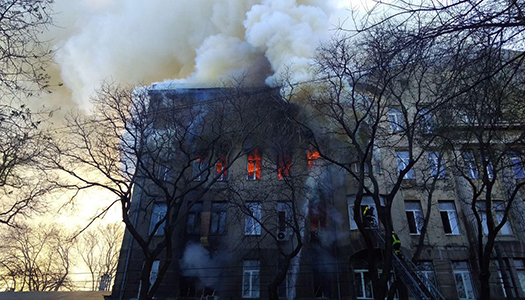 Крупный пожар в Одессе: много пострадавших. Фото