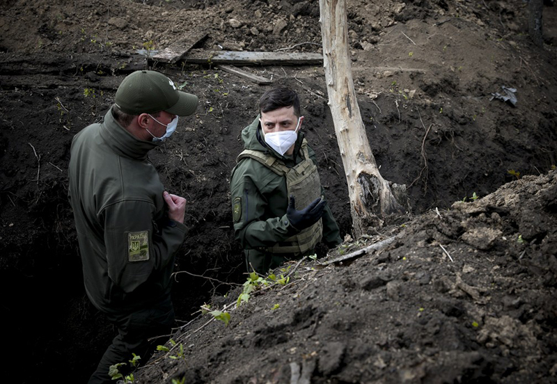 Владимир Зеленский посетил передовые позиции ВСУ на Донбассе. Фото